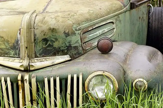 abandoned-car image
