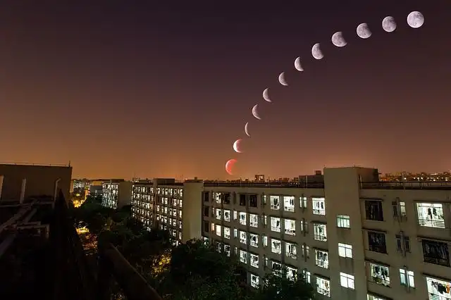 lunar-eclipse image