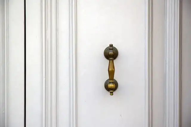 sliding-doors image